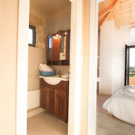 Manoutsio Villa *